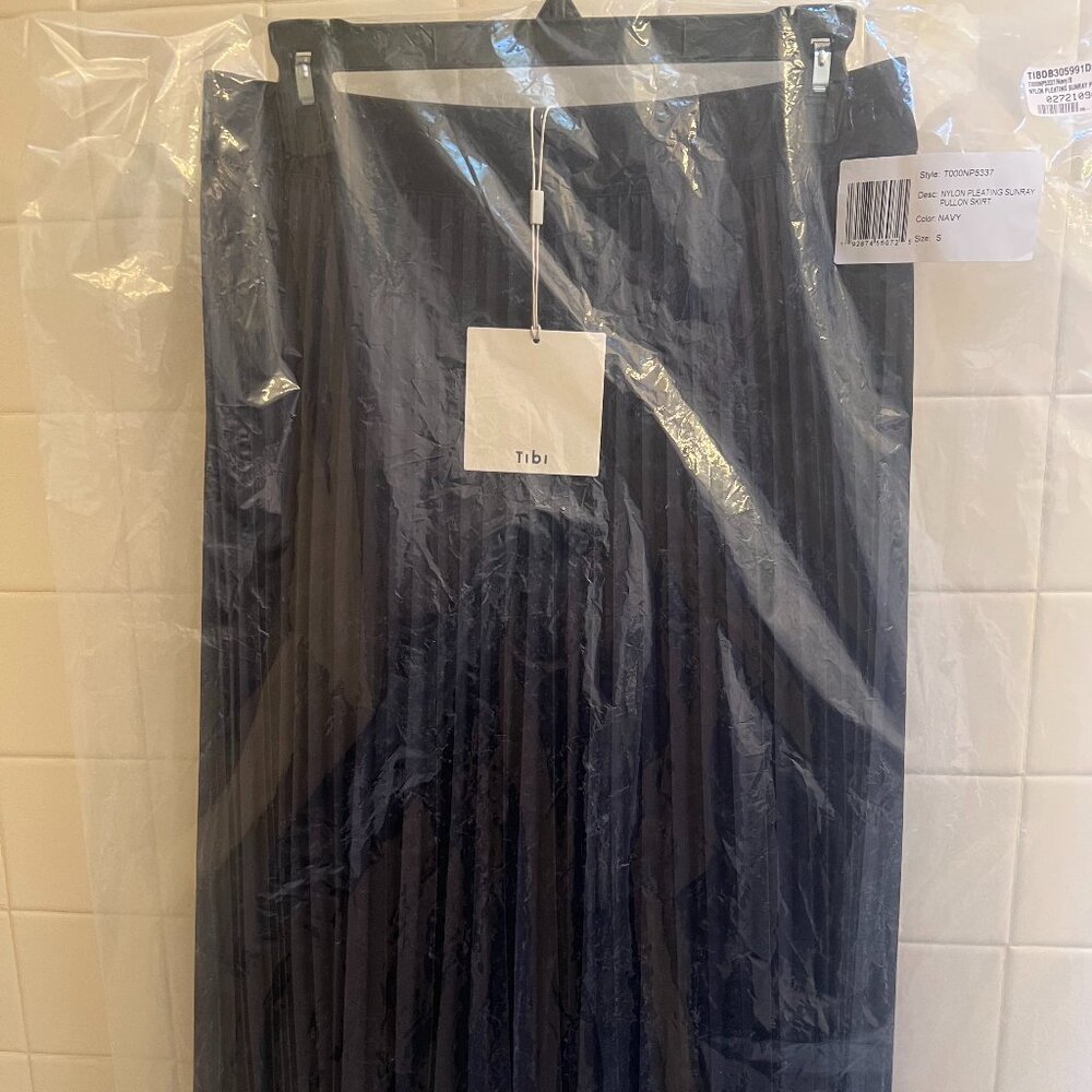 NWT Tibi S Nylon Pleating Sunray Pull On Skirt, Navy - Never Worn